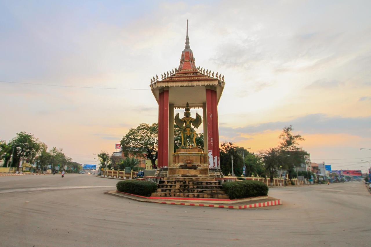 Botoum Hotel Sisophon Exterior photo